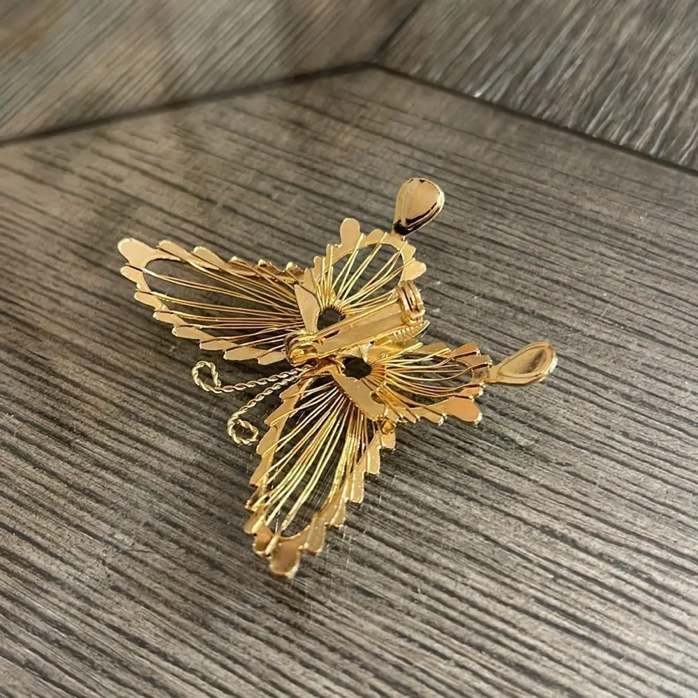 Vintage Gold-tone Wire Wrapped Butterfly Pin